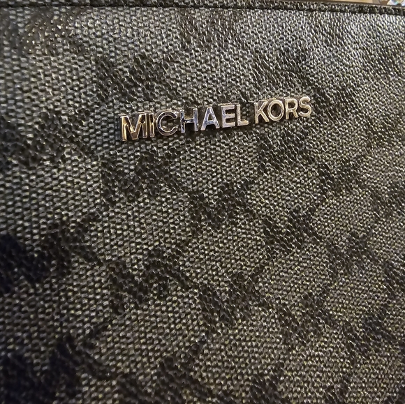 Michael Kors Selma Bag AND Wallet - Picture 3 of 6